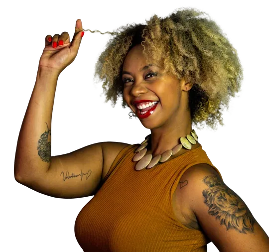 Preta Nascimento sorrindo